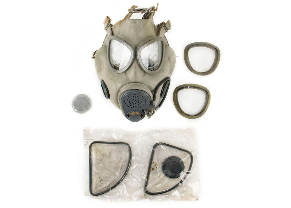 Czech Grey M10M Gas Mask w/ Filters – Like New