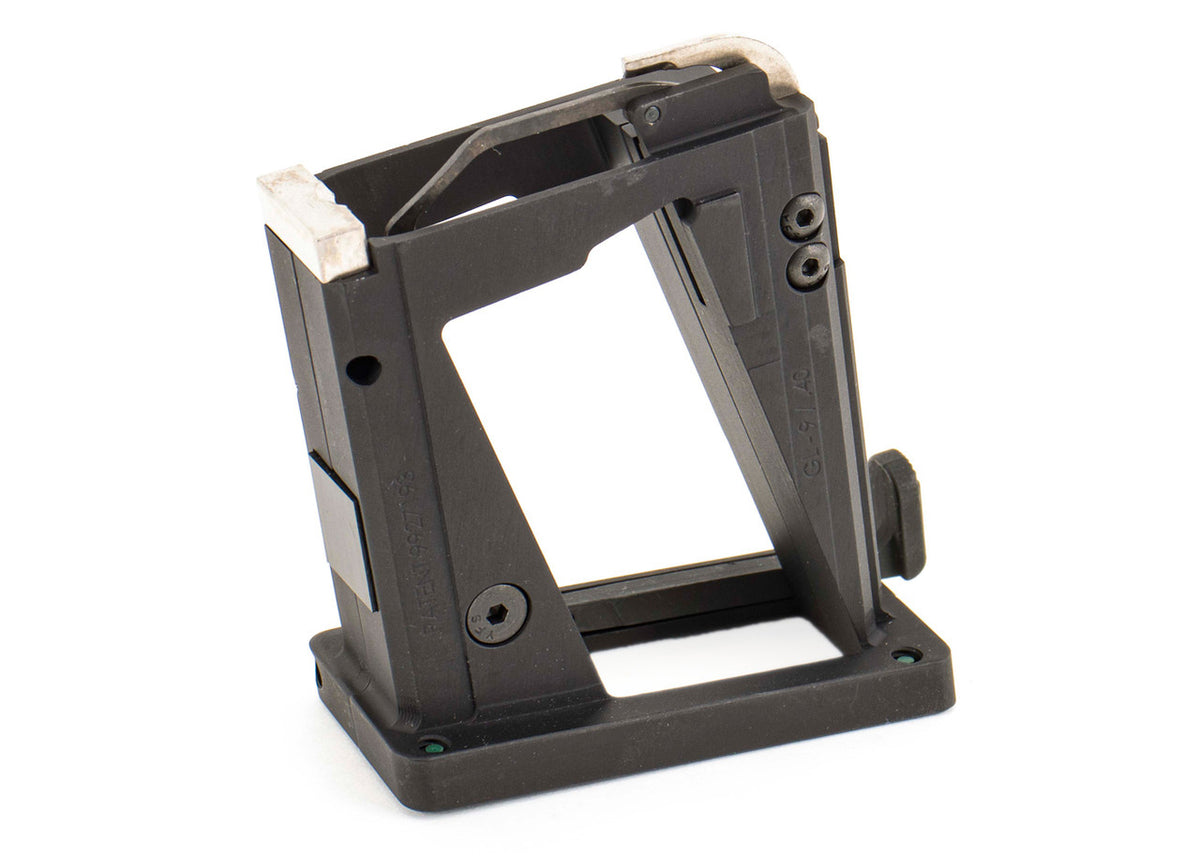 Stern Defense MAG-AD9 AR-15 Magazine Adapter – 9mm / .40 S&W, Glock Mag Compatible