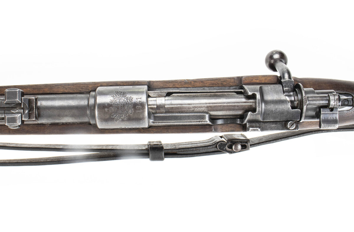 German-Portuguese K98 M937B Mauser Rifle  - Historical 8mm Collector's Piece with Crest - Non-Matching Bolt