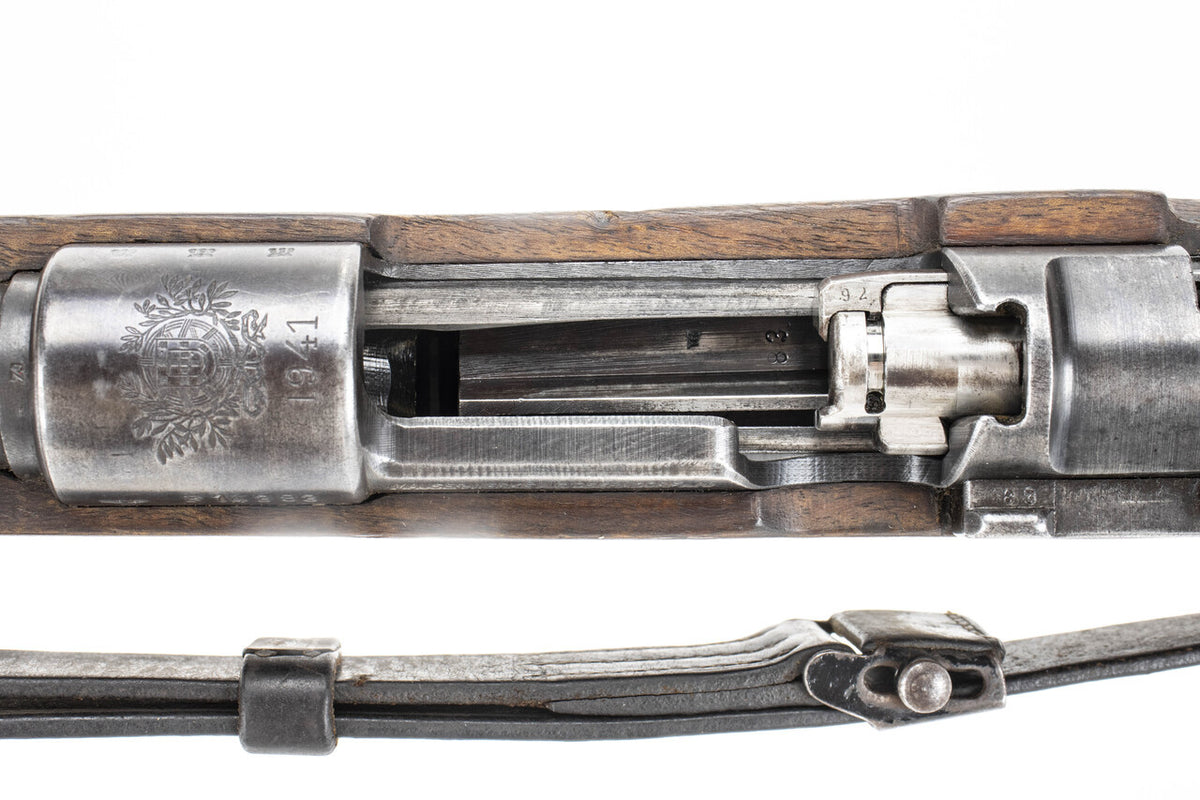 German-Portuguese K98 M937B Mauser Rifle  - Historical 8mm Collector's Piece with Crest - Non-Matching Bolt