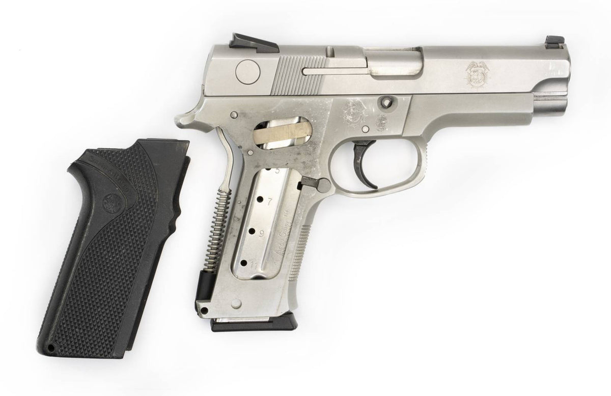 Smith & Wesson Model 4043 40 Cal. - USED