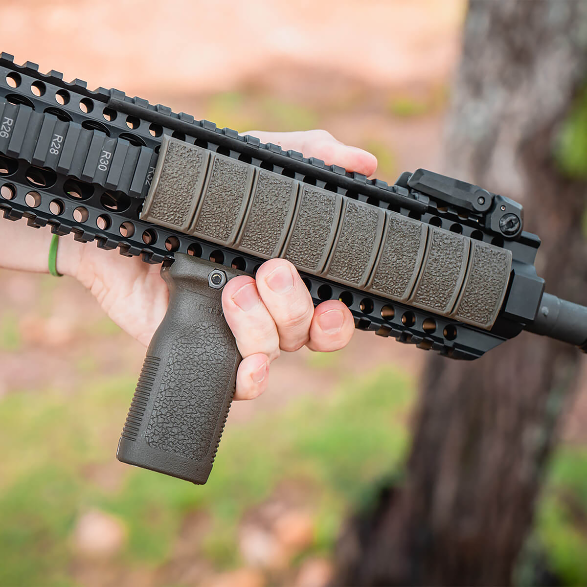 Magpul Industries XT Rail Panel 1913 Picatinny 6.25" Rubber - OD Green — view 2