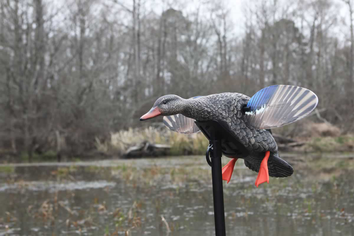 Mojo Outdoors HW24713P Elite Series Mini Hen Mallard Motion Decoy w/ Remote - Multi-Color Plastic — view 2