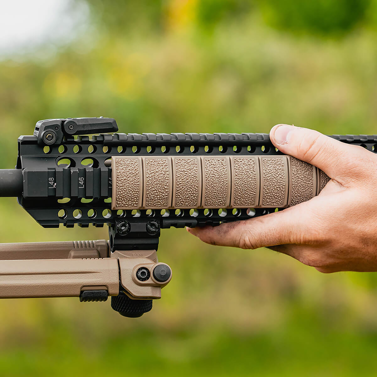 Magpul Industries XT Rail Panel 1913 Picatinny 8-Segment - Flat Dark Earth — view 2