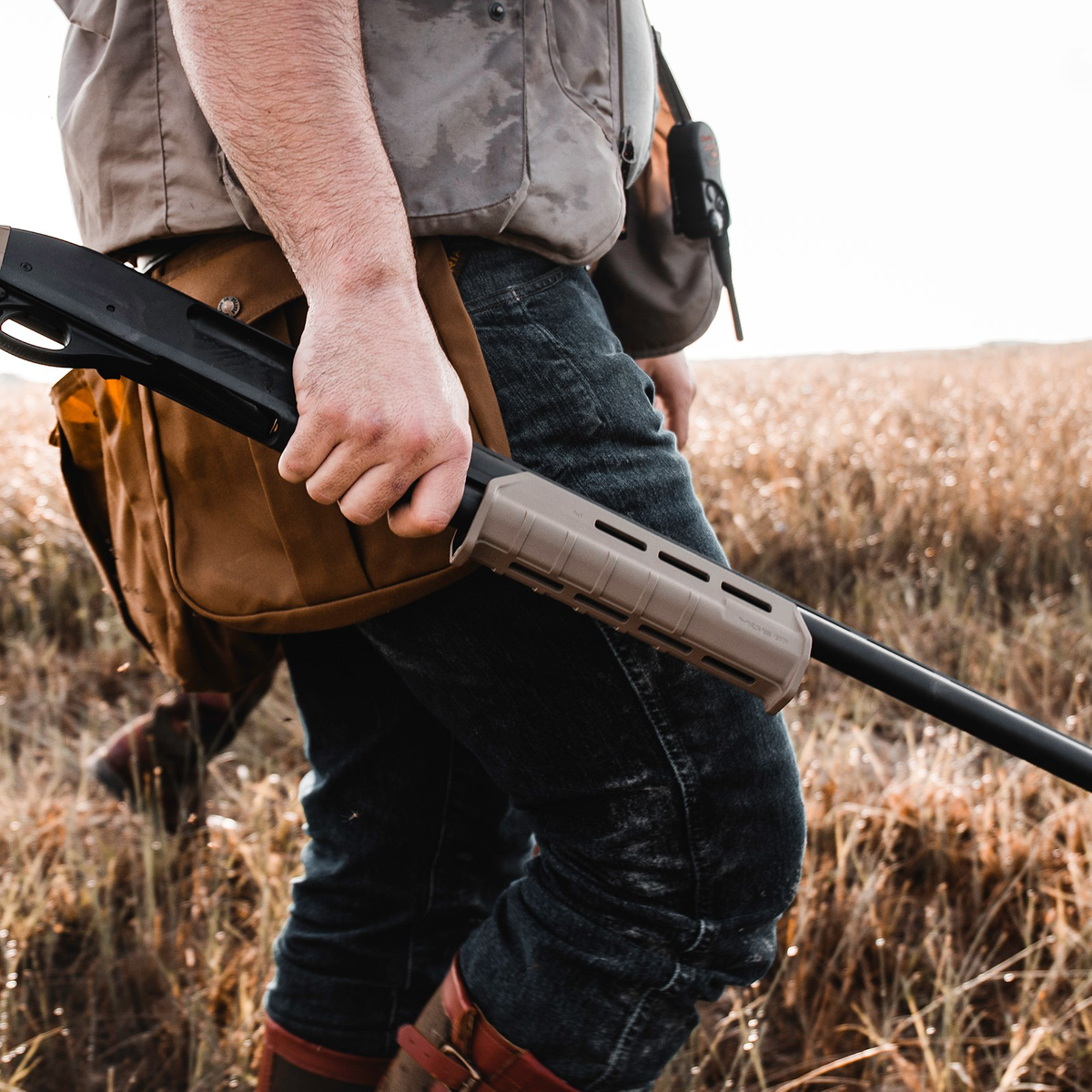 Magpul Industries MOE M-LOK Forend Remington 870 12 Gauge Flat Dark Earth Polymer — view 2