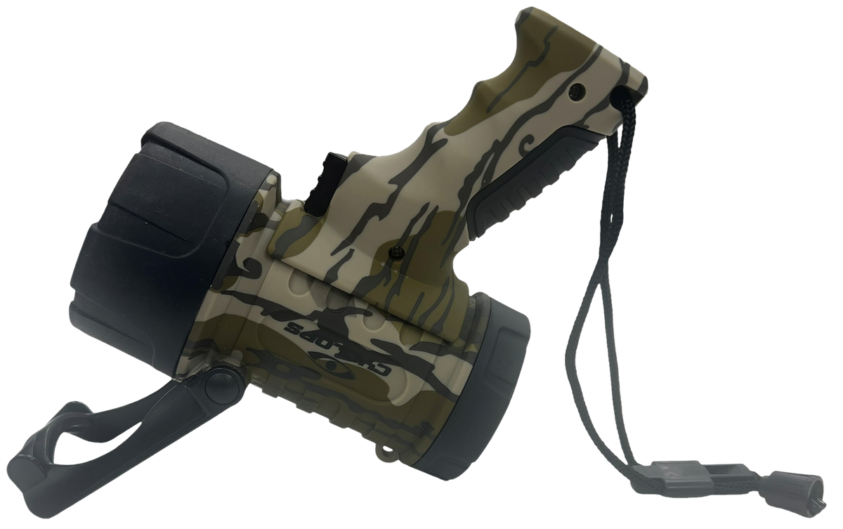 Walkers Game Ear Cyclops Spotlight 600 Lumen Waterproof Mossy Oak Bottomland — view 2