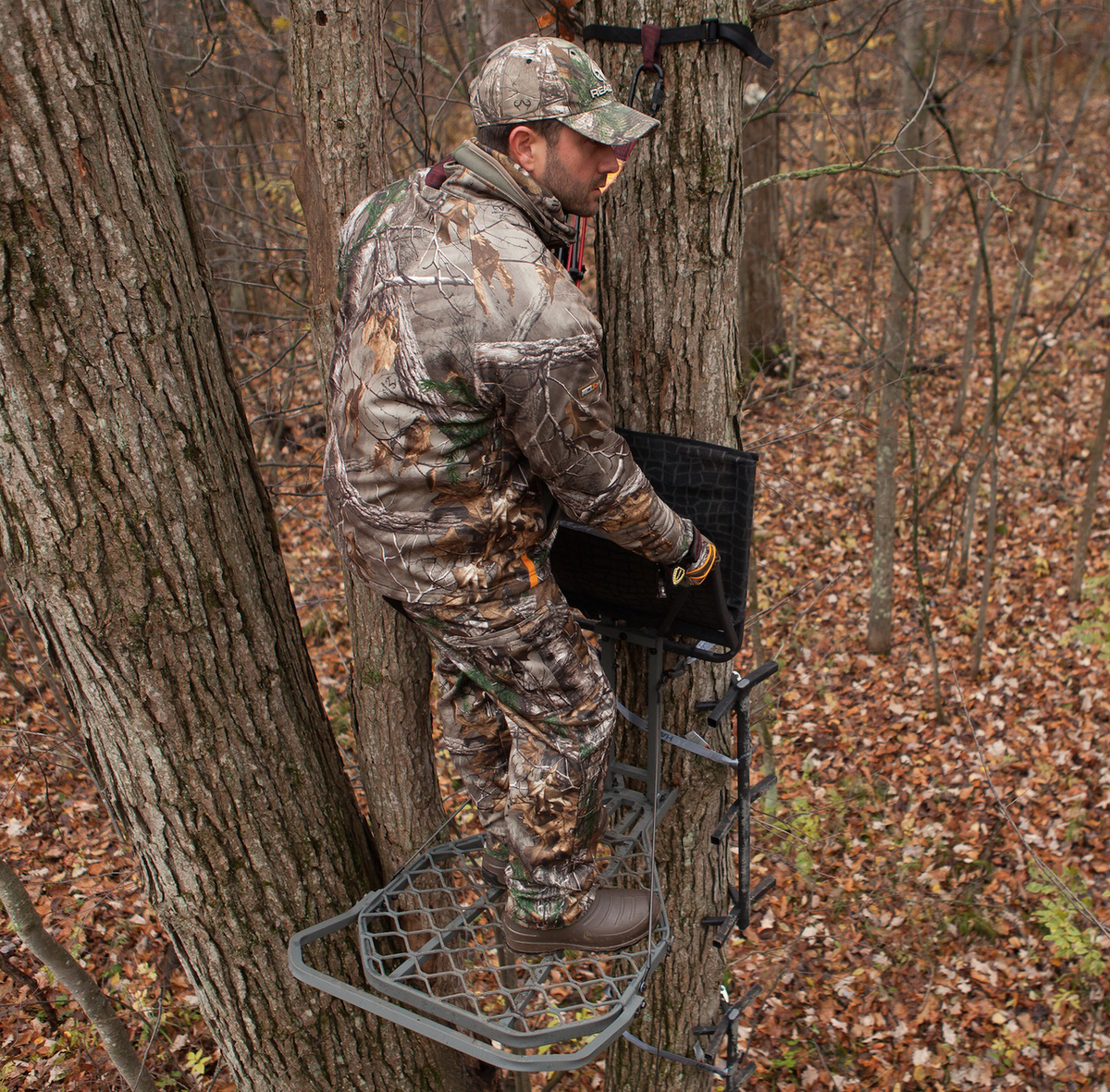 Hawk Helium Kickback LVL Hang-On Tree Stand 26" W x 31.5" D Black Aluminum — view 3