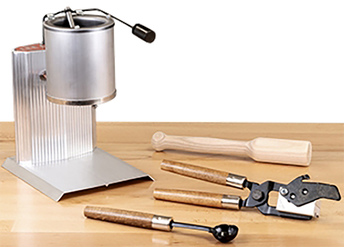 Lee Precision Ready to Cast Kit 110V with Mold - Production Pot IV